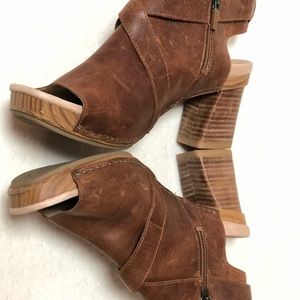dansko arlene platform sandal